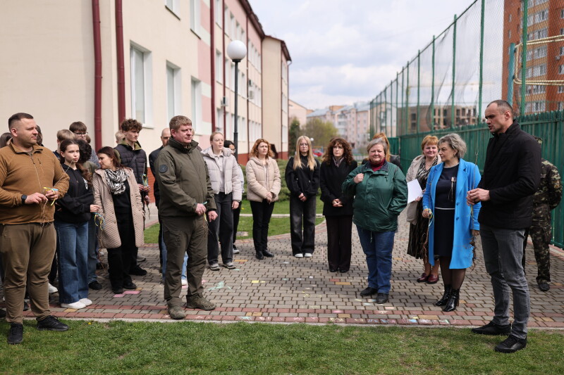 На території Луцького ліцею № 27 висадили Дуби Шевченка