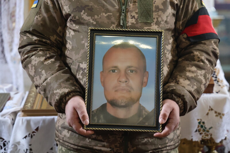 У Луцькій громаді попрощалися із Захисником Анатолієм Бекасом