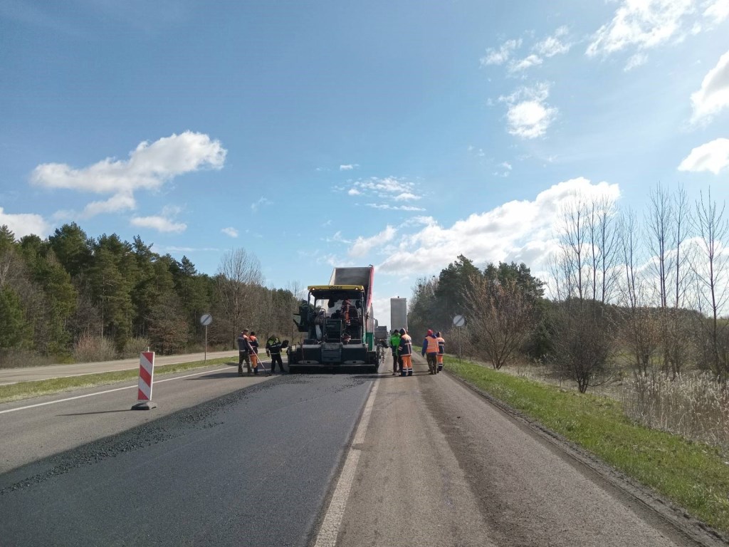 На волинських автошляхах ліквідували 136 тисяч метрів квадратних пошкоджень