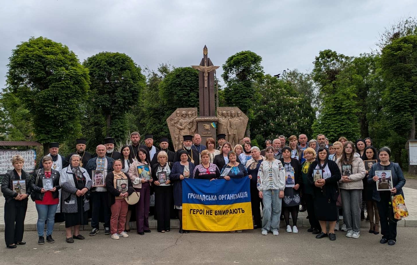 У Іваничівській громаді вшанували полеглих Захисників України