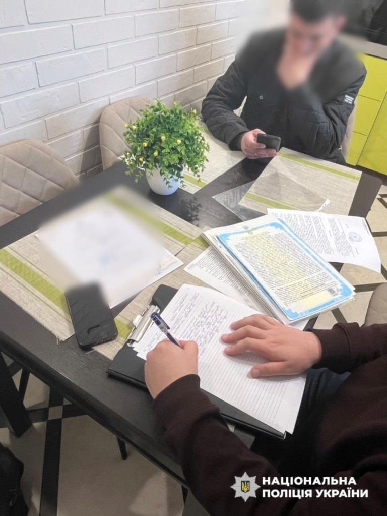 Незаконне збагачення і брехня в деклараціях: поліція провела у посадовців ТЦК 44 обшуки