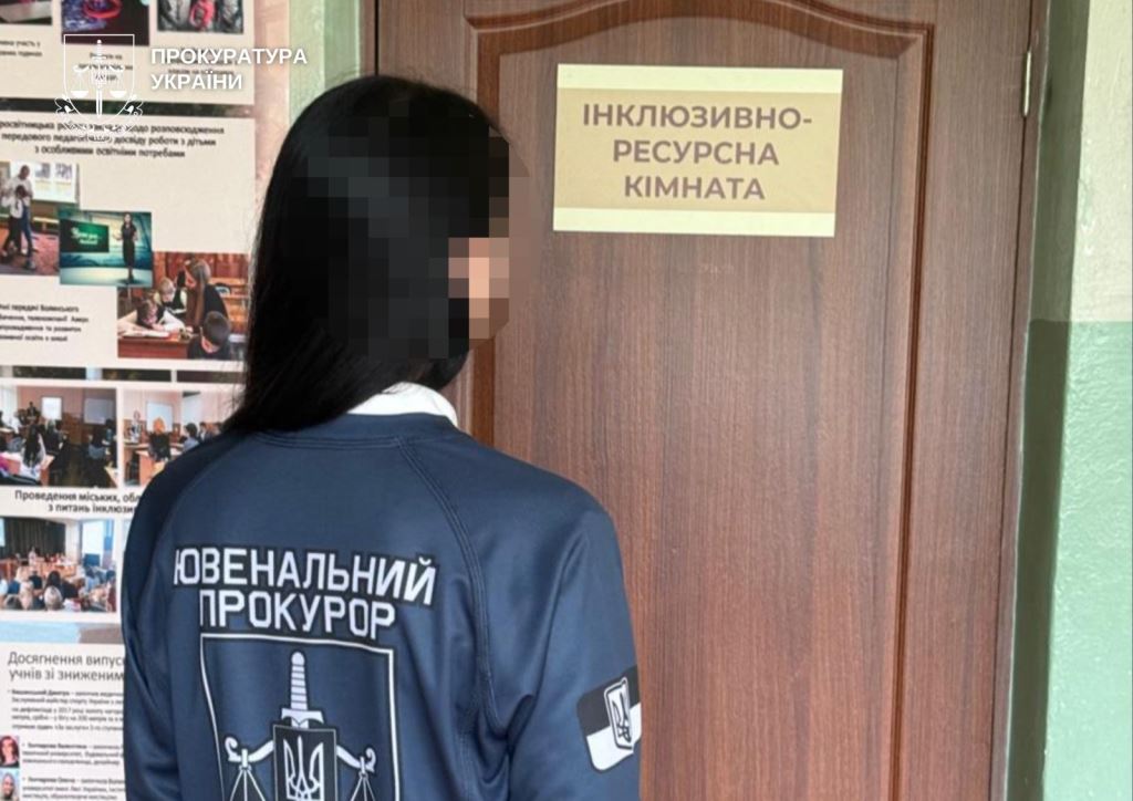 Фіктивне працевлаштування військовозобов'язаних та привласнення їхніх зарплат – у Луцьку повідомили про підозру керівництву ліцею