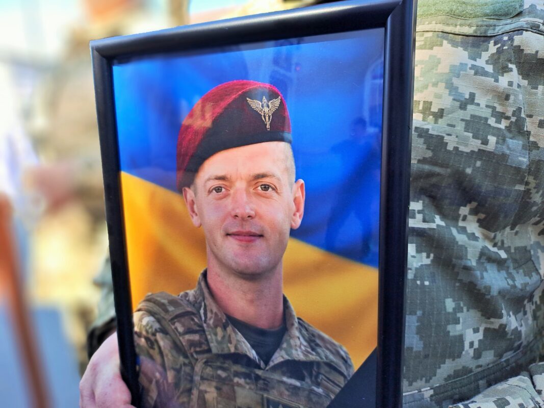 Ковель попрощався з Героєм Віктором Лєньо, який родом із Дніпропетровщини
