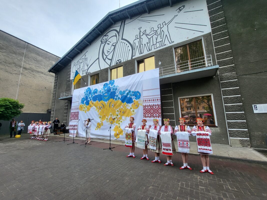Ковельчани разом з усією Україною одягнули вишиванки