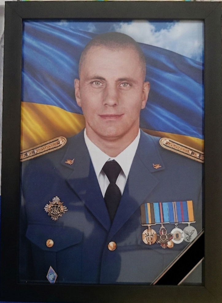 Біль втрати, що не стихає: у Маневичах провели в останню дорогу Юрія Халика