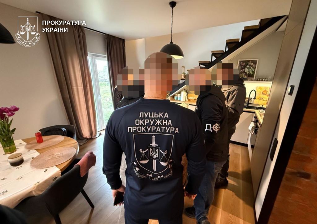 30 тисяч доларів США за видачу документів, необхідних для видобутку надр – у Луцьку повідомили про підозру чиновнику міської ради