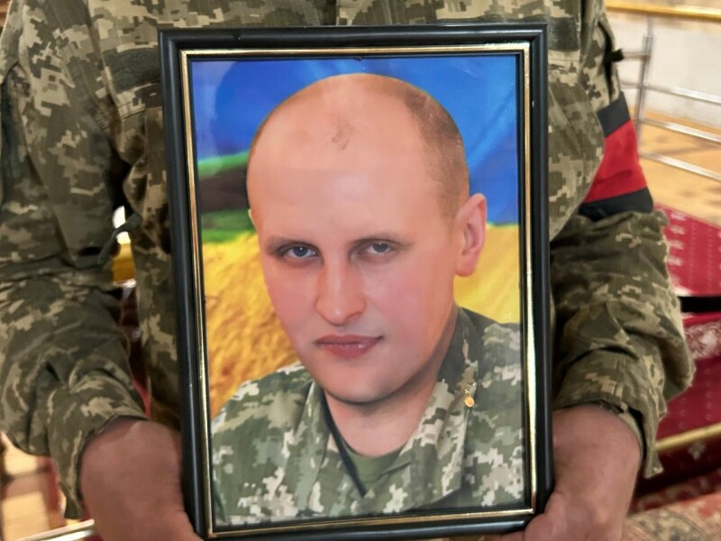 У Луцьку в останню дорогу провели Героя Андрія Васюру