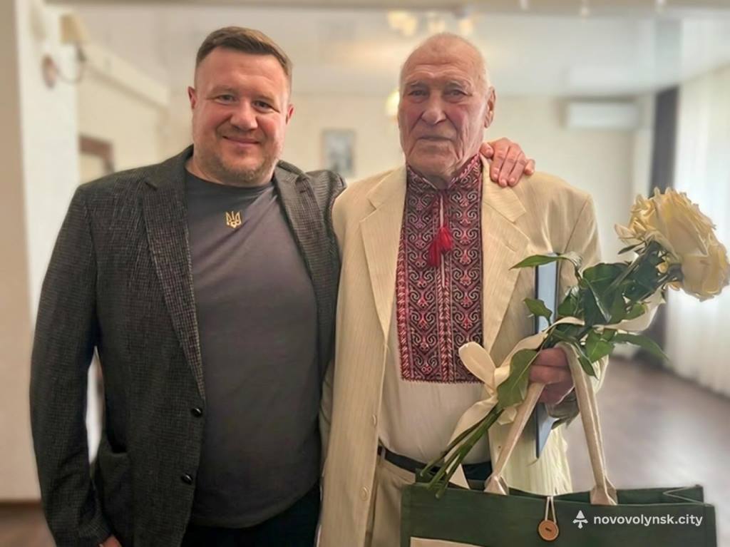 У Нововолинську привітали з 90-річним ювілеєм шахтаря Анатолія Лукасюка