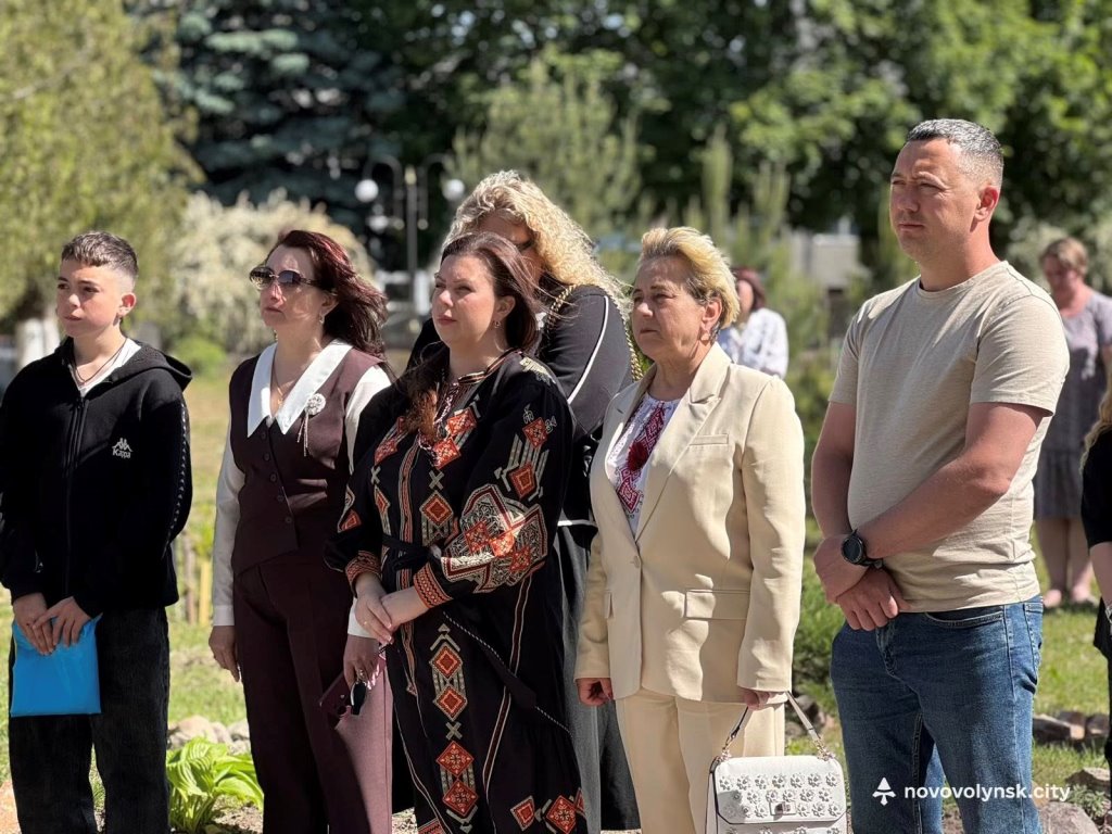 У Нововолинському ліцеї № 1 відкрили меморіальні дошки загиблим на фронті випускникам