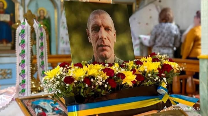 Нововолинськ провів в останню дорогу Героя Василя Жука