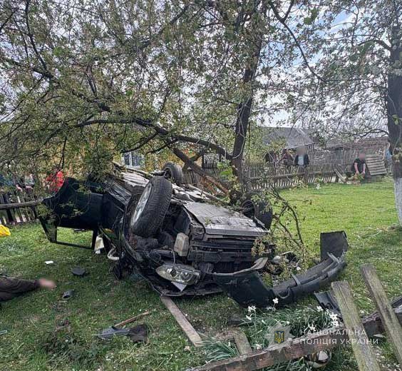 На Волині перекинувся автомобіль: 18-річний пасажир у реанімації