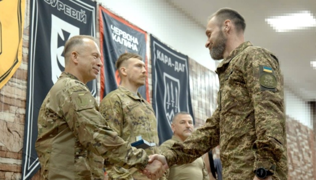 Сирський здійснив поїздку до військових частин на Донеччині