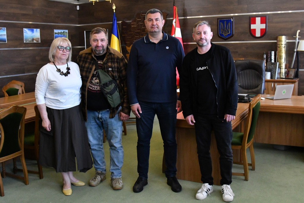 У Волиньраді зустрілися із письменником та військовослужбовцем «Хартії» Сергієм Жаданом