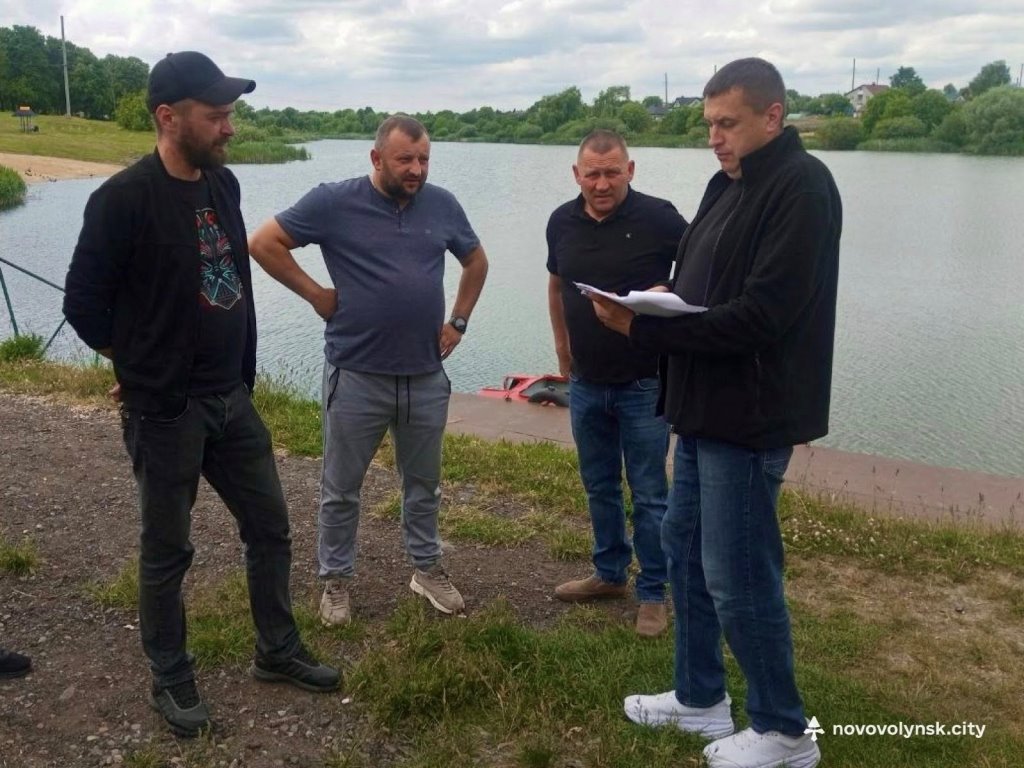 У Нововолинську розпочався купальний сезон на міському озері