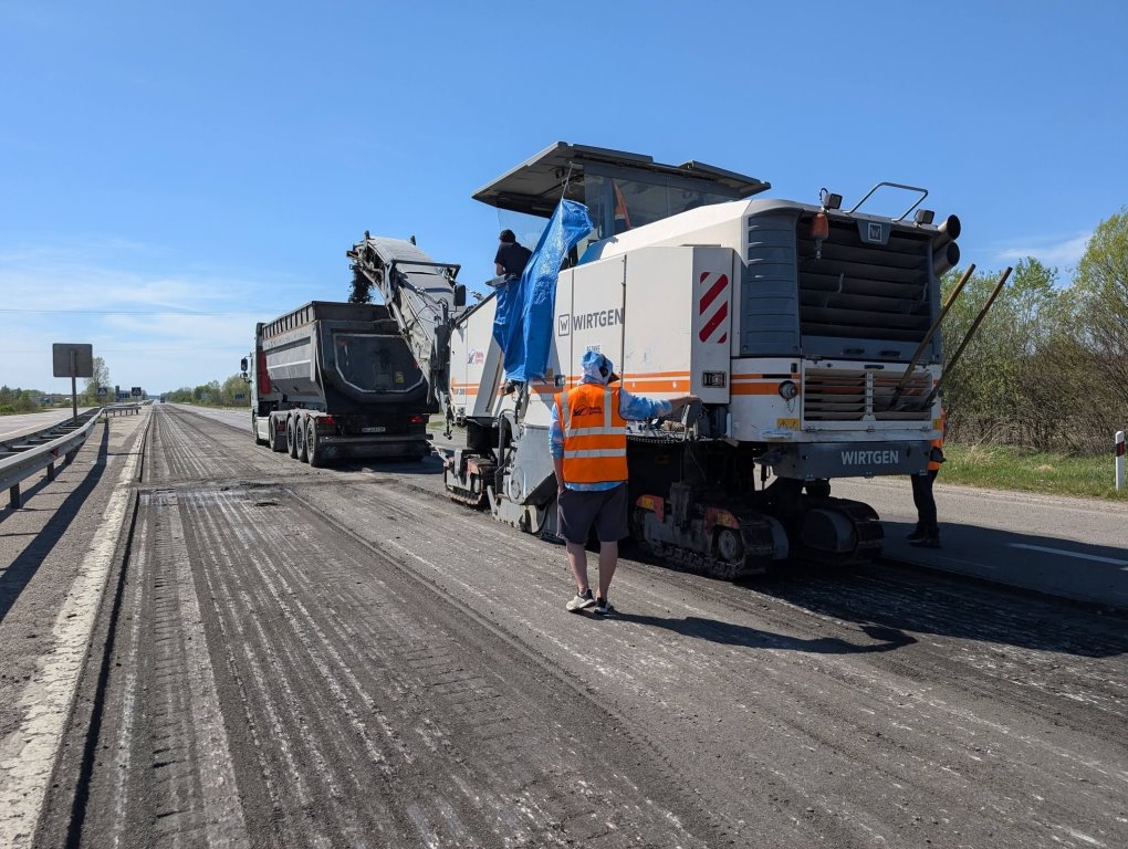 На ключовій дорозі до кордону з Польщею на Волині відновили 153 тисячі метрів квадратних покриття