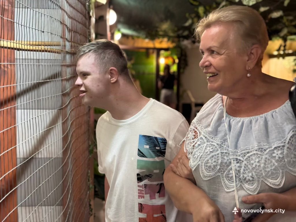 Підопічні Нововолинського Центру життєстійкості побували у дельфінарії