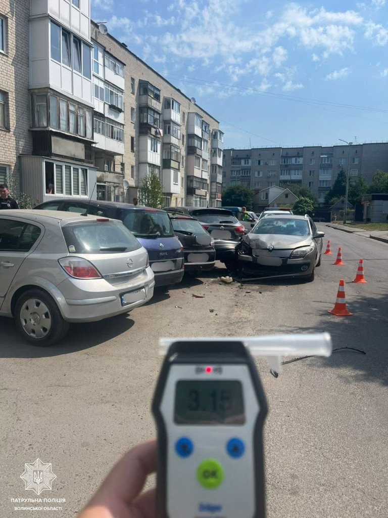 У Луцьку нетверезий водій спричинив масштабну ДТП за участю п’яти автомобілів