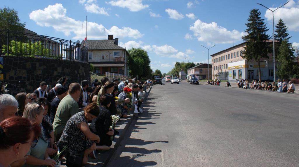 Рожищенська громада провела в останню дорогу легендарного розвідника Віктора Зенца