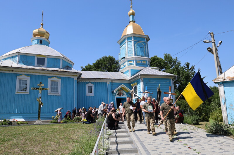 У селі поблизу Луцька попрощалися із воїном Борисом Кузьмічуком