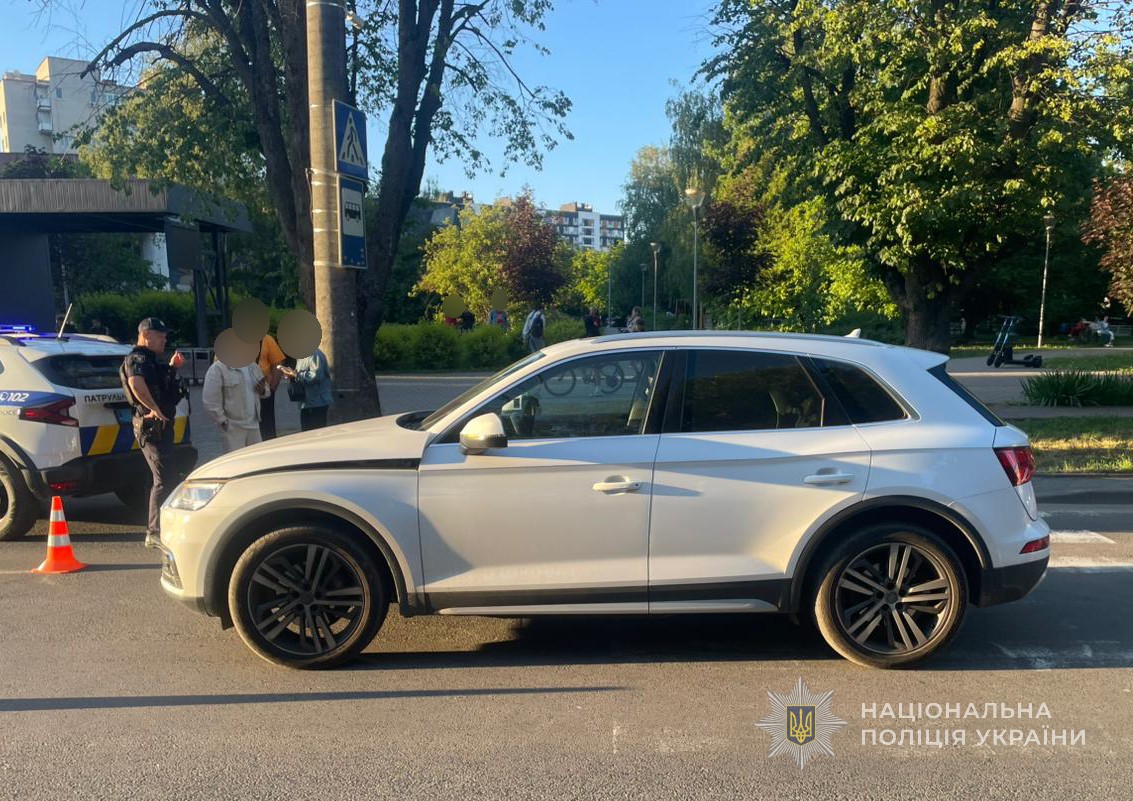 ДТП на пішохідному переході у Луцьку: травмувалися жінка й малолітня дитина