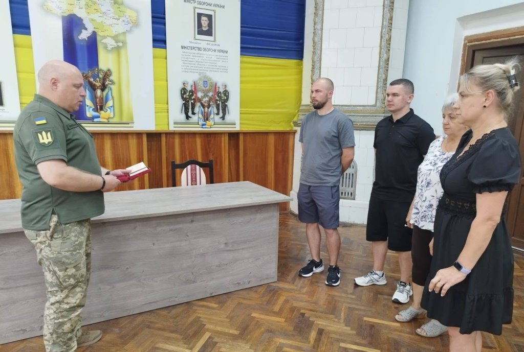 У Володимирі родині загиблого захисника Олександра Денисюка вручили посмертний орден «За мужність»