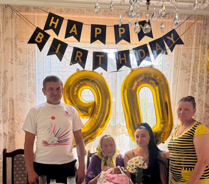 У Колодяжненській громаді привітали з 90-річчям жительку села Дроздні Тетяну Прус