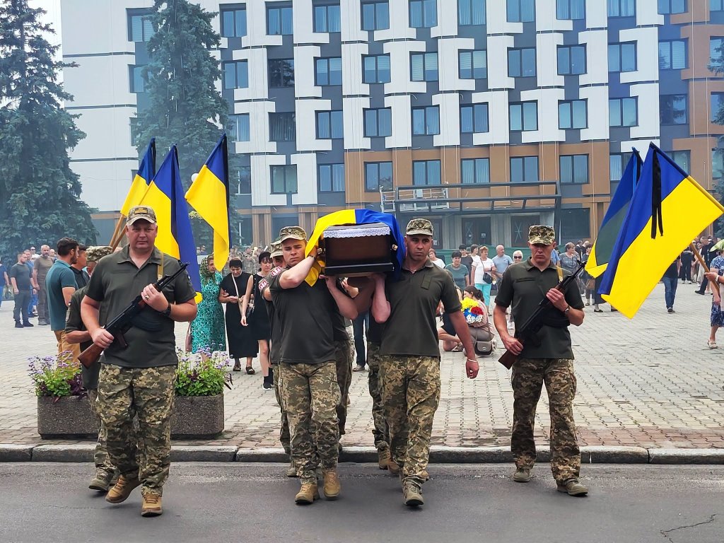 У Ковелі попрощалися із воїном Віталієм Мартинюком