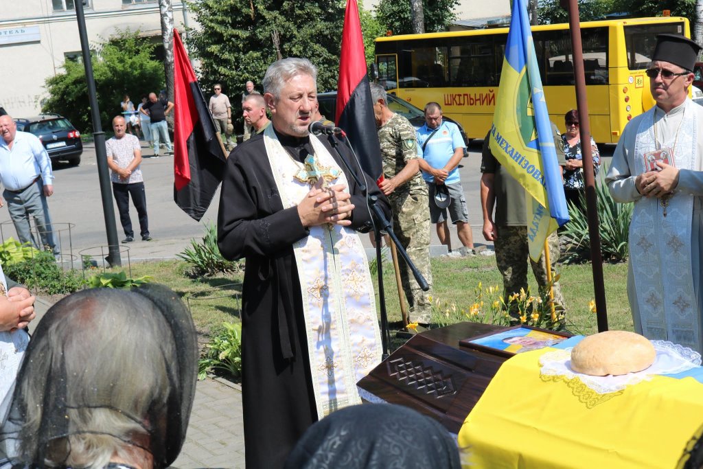 У Горохівській громаді попрощалися із воїном Іваном Буруцським