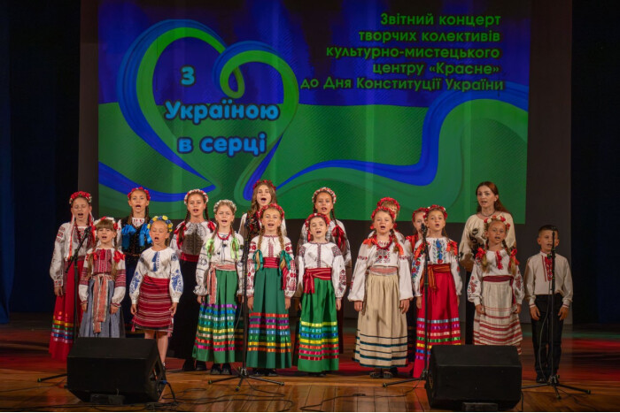 У Луцьку відбувся звітний концерт творчих колективів