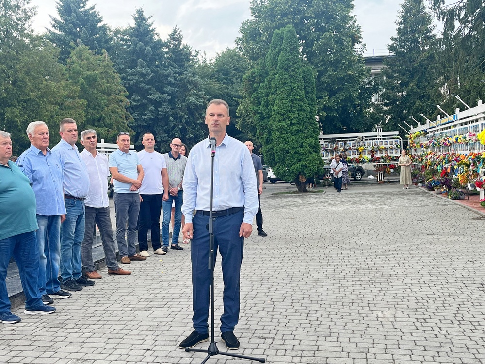 У Володимирі недільні заходи з нагоди Дня міста розпочали із вшанування Героїв, велопробігу та ранкової руханки