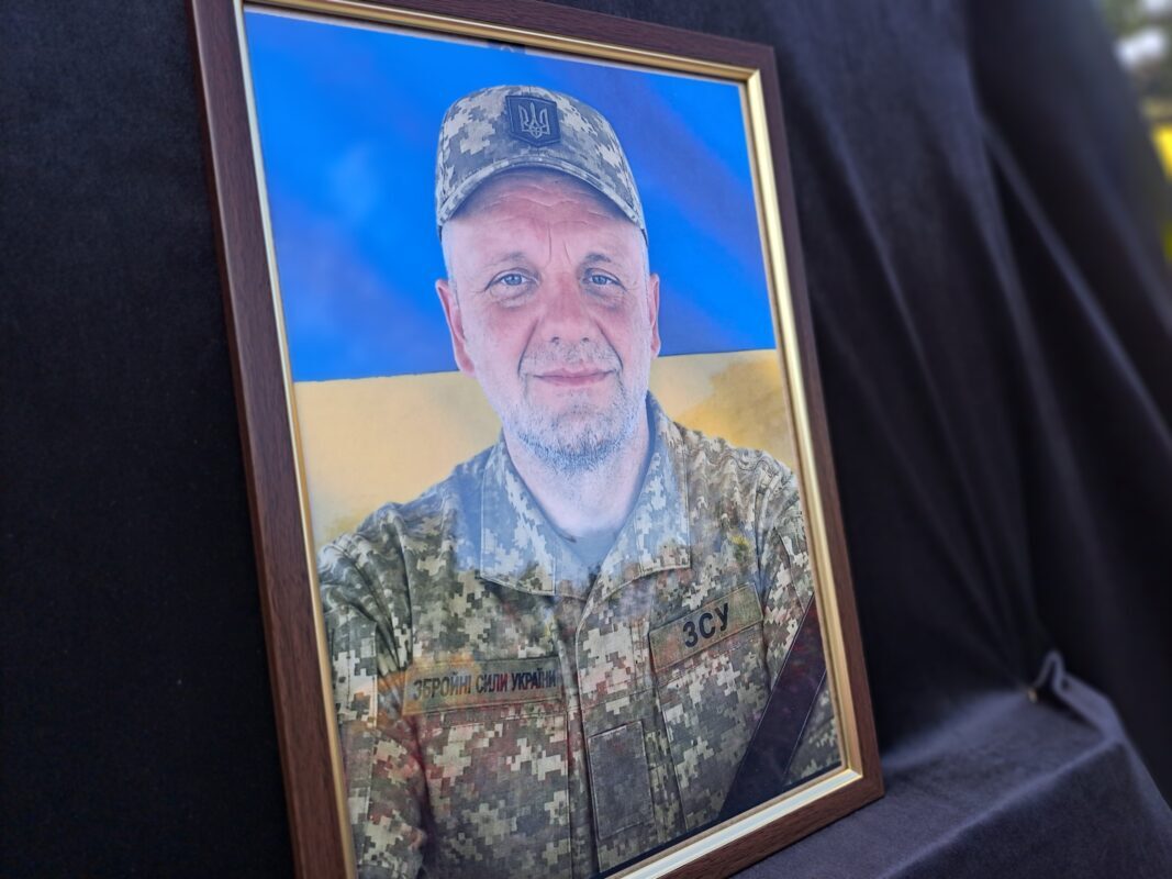 Навічно в строю: Ковельська громада віддала шану воїну Ігорю Хомичу