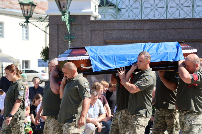 Луцька громада попрощалася з Героєм Едуардом Павловським