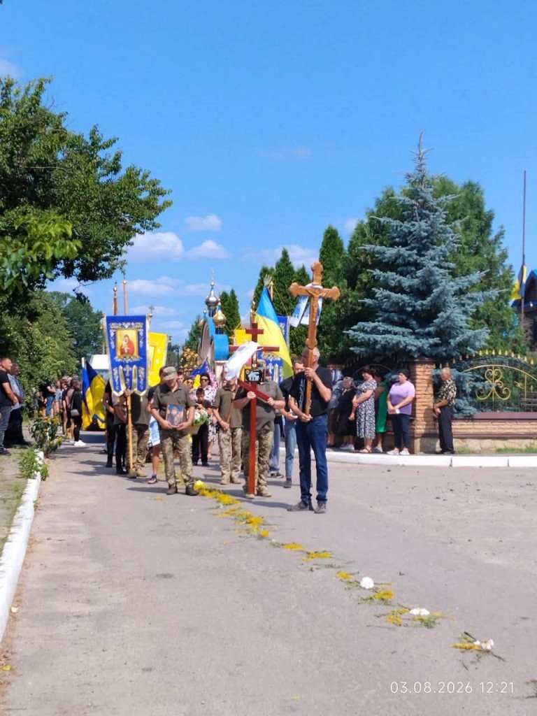 У Колодяжненській громаді попрощалися із воїном Сергієм Кокохою