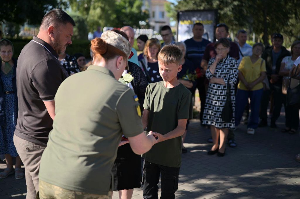 У Камені-Каширському рідним полеглих воїнів вручили їхні посмертні нагороди