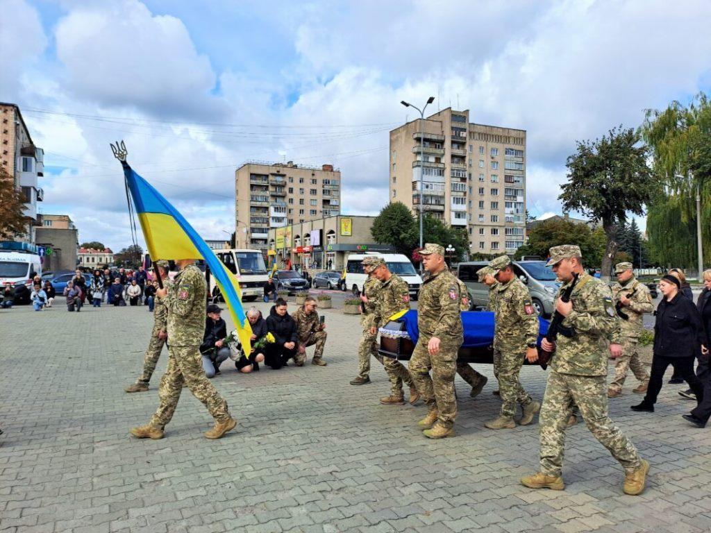 Істинний морський піхотинець: Ковельська громада віддала останню шану Герою Павлу Коломійчуку