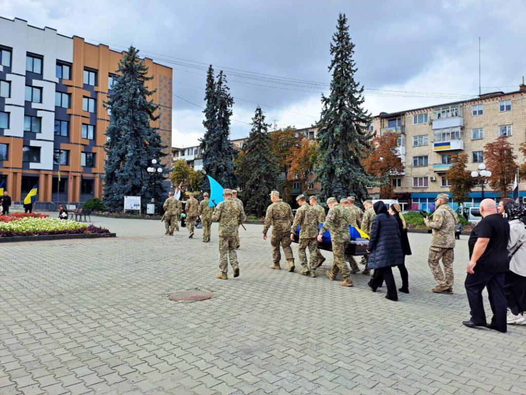 Істинний морський піхотинець: Ковельська громада віддала останню шану Герою Павлу Коломійчуку