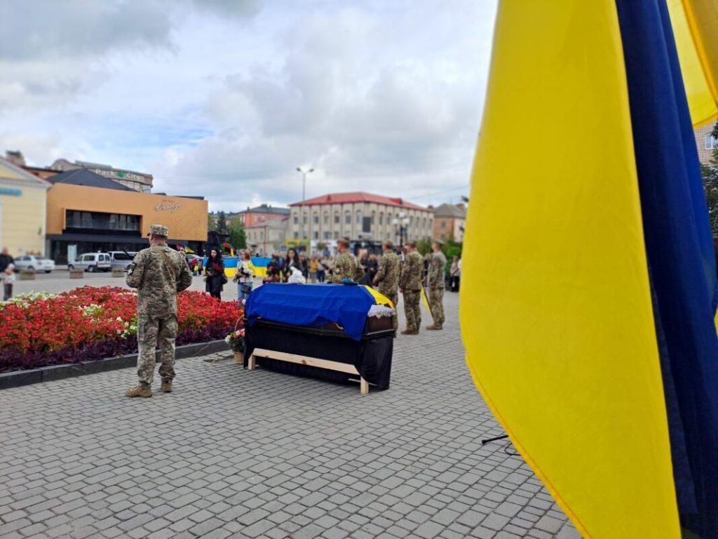 Істинний морський піхотинець: Ковельська громада віддала останню шану Герою Павлу Коломійчуку