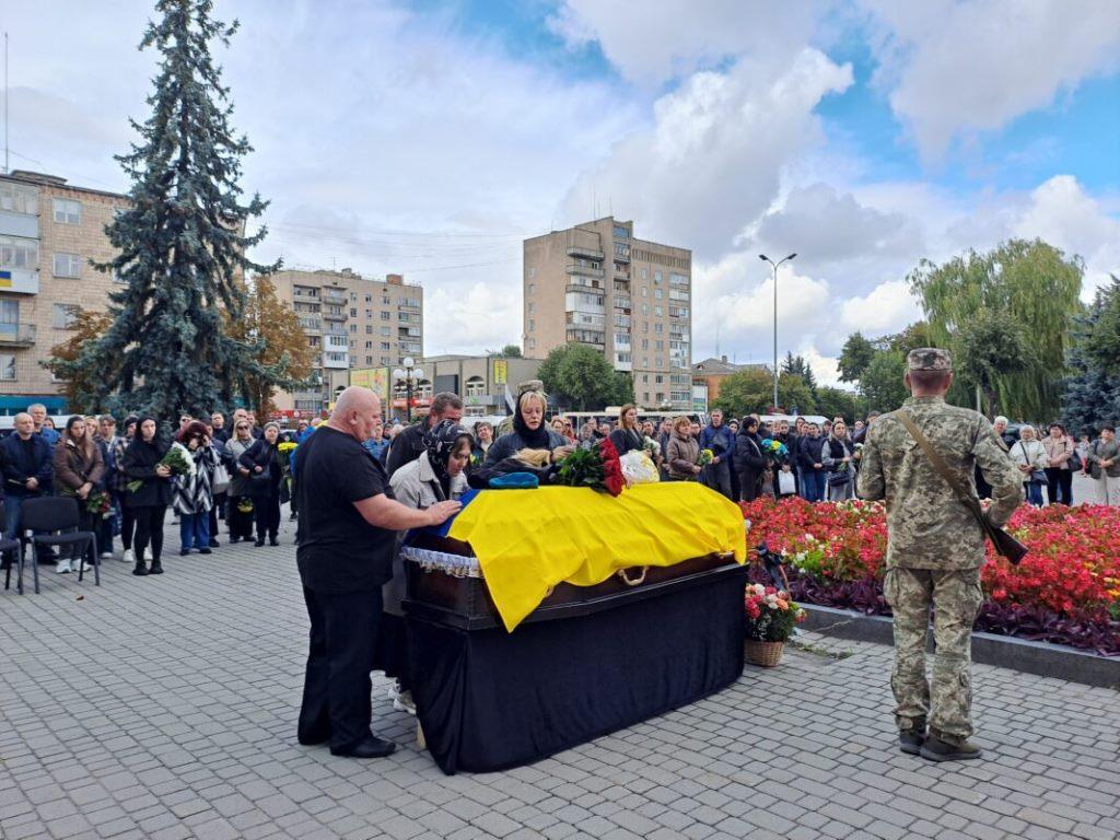 Істинний морський піхотинець: Ковельська громада віддала останню шану Герою Павлу Коломійчуку