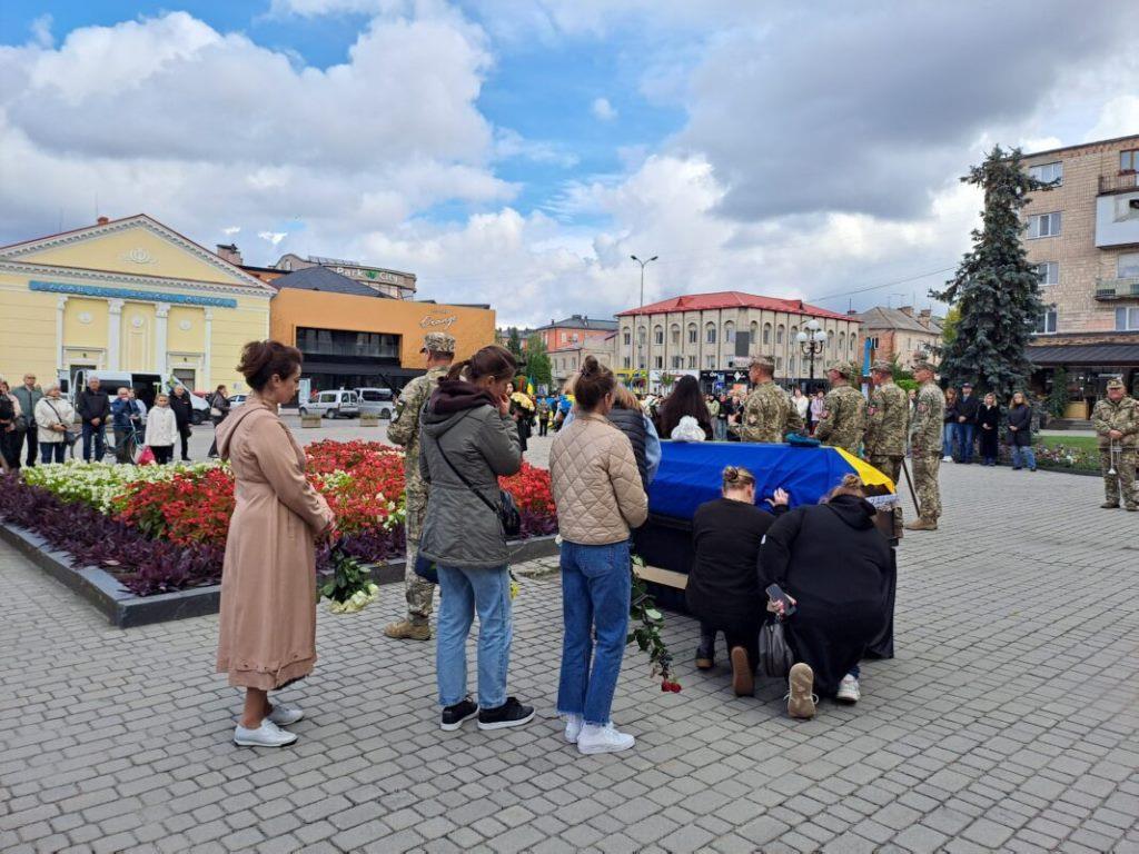 Істинний морський піхотинець: Ковельська громада віддала останню шану Герою Павлу Коломійчуку