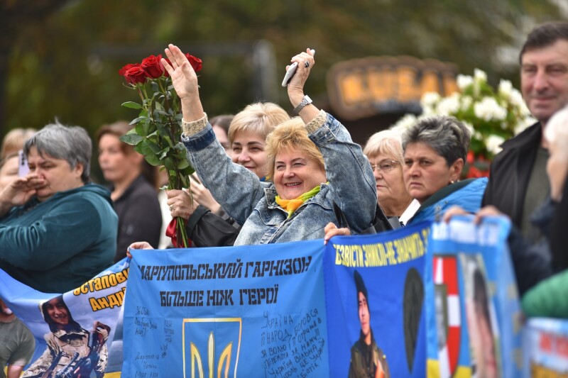 У Луцьку зустріли 27-річного захисника Павла Літвіна після понад чотирьох років російського полону
