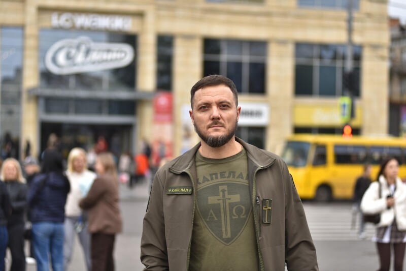 У Луцьку зустріли 27-річного захисника Павла Літвіна після понад чотирьох років російського полону