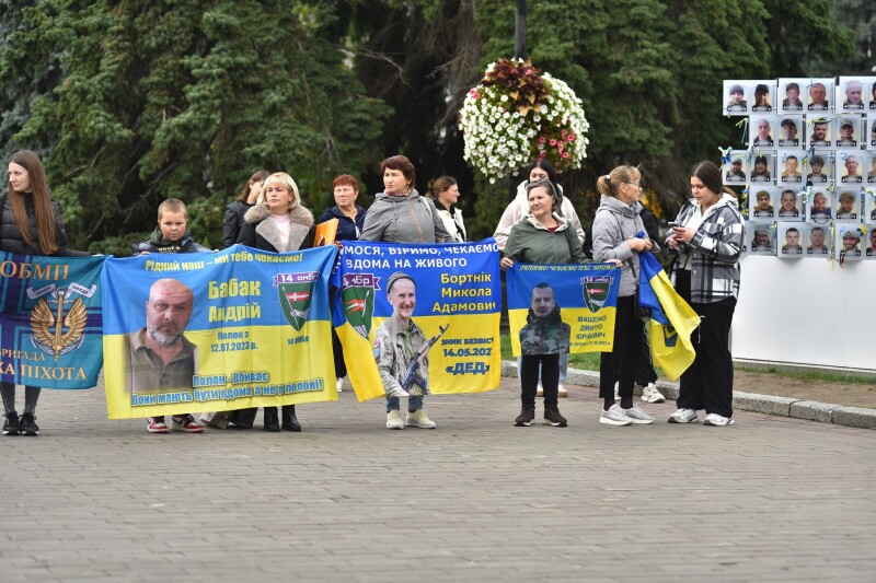 У Луцьку зустріли 27-річного захисника Павла Літвіна після понад чотирьох років російського полону