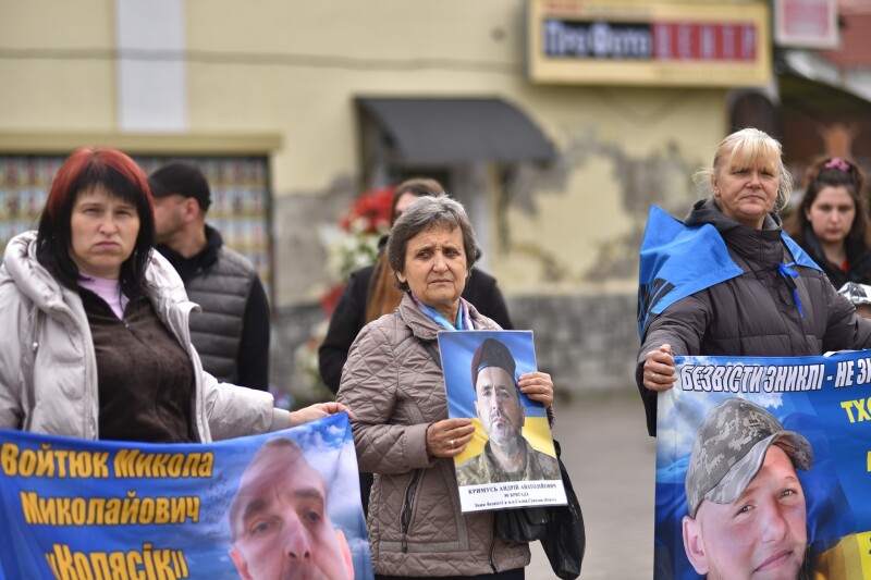 У Луцьку зустріли 27-річного захисника Павла Літвіна після понад чотирьох років російського полону