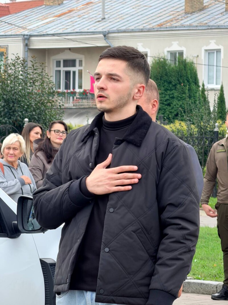 У Луцьку зустріли 27-річного захисника Павла Літвіна після понад чотирьох років російського полону